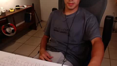 Snapshot of thieves_us chatting on April 22, 5:10 am thieves_us online show from April 22, 5:10 am