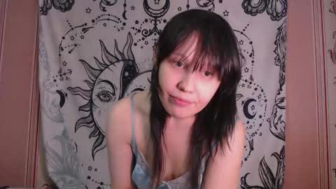 Snapshot of thighswithspikes chatting on March 13, 9:16 am thighswithspikes online show from March 13, 9:16 am