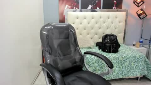 Snapshot of thiiago_collins chatting on May 31, 10:44 pm THIAGO COLLINS online show from May 31, 10:44 pm