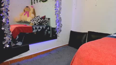 THIN PRINCESS  online show from January 9, 1:39 am