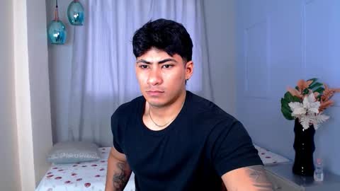 MICHAEL AND CRISS online show from October 16, 8:54 pm