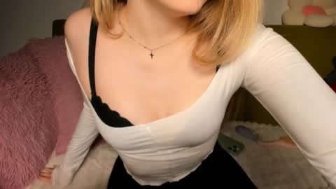 Amelia  shows on mondays fridays and sundays  if anything changes im giving updates on my fansly  online show from February 3, 3:49 pm