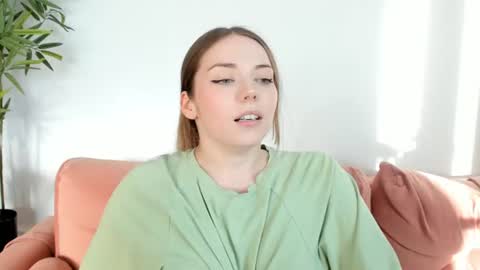 Snapshot of thisisamelia chatting on July 31, 3:55 pm Amelia shows on mondays fridays and sundays if anything changes im giving updates on my fansly online show from July 31, 3:55 pm