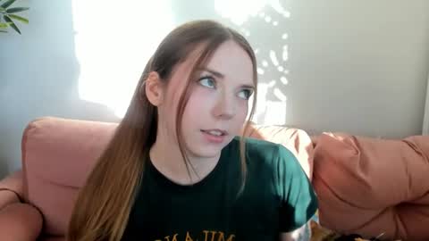 Snapshot of thisisamelia chatting on August 7, 5:04 pm Amelia shows on mondays fridays and sundays if anything changes im giving updates on my fansly online show from August 7, 5:04 pm