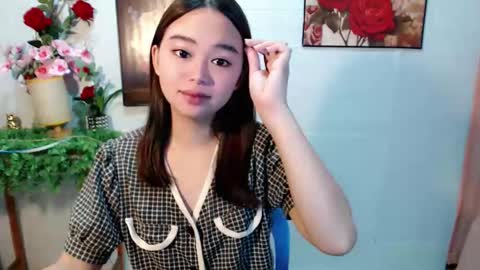 Snapshot of thisiskimmy chatting on May 30, 11:18 am thisiskimmy online show from May 30, 11:18 am