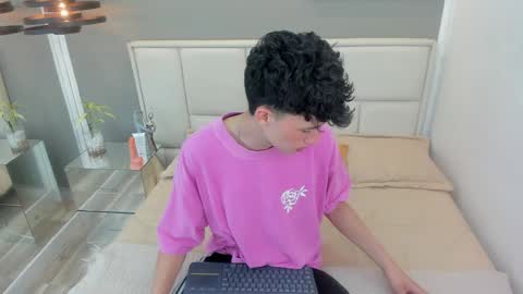 Thom online show from April 14, 11:49 am