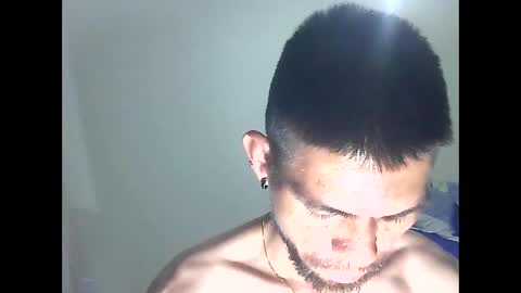 Snapshot of thomas2wood chatting on May 29, 12:19 am Thomas2Wood online show from May 29, 12:19 am