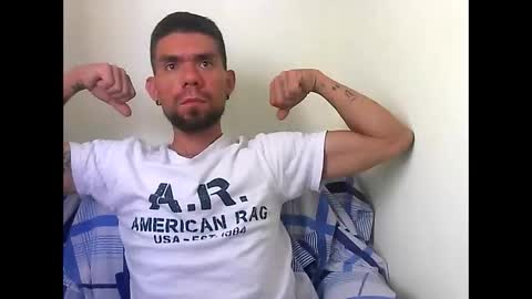 Snapshot of thomas2wood chatting on May 29, 6:39 pm Thomas2Wood online show from May 29, 6:39 pm