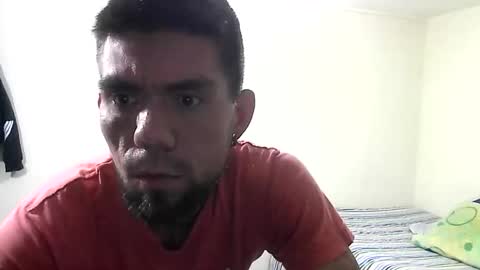 Snapshot of thomas2wood chatting on June 5, 11:10 pm Thomas2Wood online show from June 5, 11:10 pm
