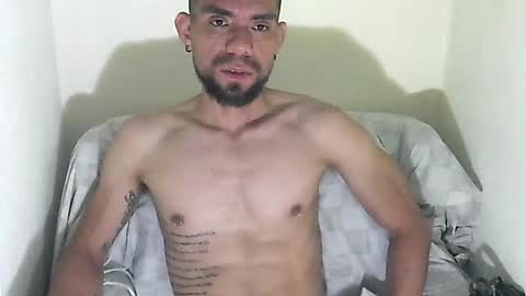 Snapshot of thomas2wood chatting on June 14, 12:19 am Thomas2Wood online show from June 14, 12:19 am