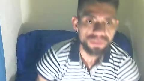 Snapshot of thomas2wood chatting on June 15, 11:40 pm Thomas2Wood online show from June 15, 11:40 pm