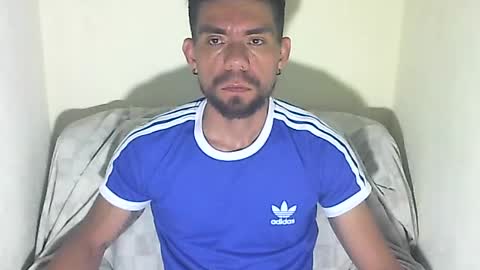 Snapshot of thomas2wood chatting on July 1, 11:37 pm Thomas2Wood online show from July 1, 11:37 pm