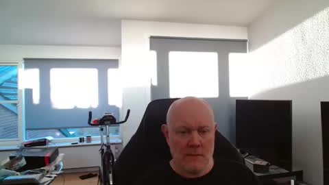 Snapshot of thomas315627 chatting on April 24, 4:48 am thomas315627 online show from April 24, 4:48 am