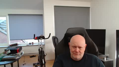 Snapshot of thomas315627 chatting on April 25, 6:27 am thomas315627 online show from April 25, 6:27 am