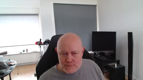 Snapshot of thomas315627 chatting on May 13, 1:30 pm thomas315627 online show from May 13, 1:30 pm