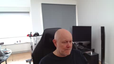 Snapshot of thomas315627 chatting on May 16, 8:11 am thomas315627 online show from May 16, 8:11 am