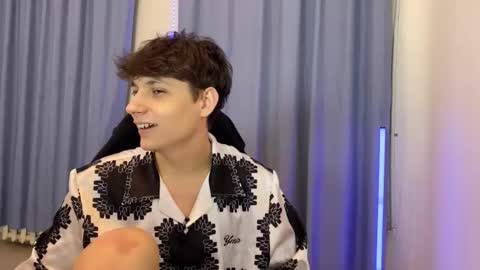 Thomas Hill online show from October 23, 4:50 pm