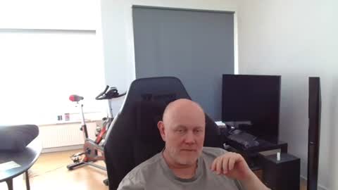 Snapshot of thomas806035 chatting on June 24, 2:38 pm thomas806035 online show from June 24, 2:38 pm