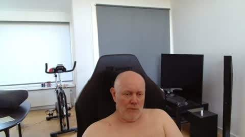 Snapshot of thomas806035 chatting on June 25, 9:36 am thomas806035 online show from June 25, 9:36 am