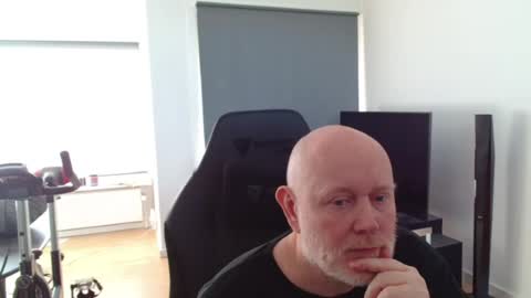 Snapshot of thomas806035 chatting on July 5, 4:14 pm thomas806035 online show from July 5, 4:14 pm