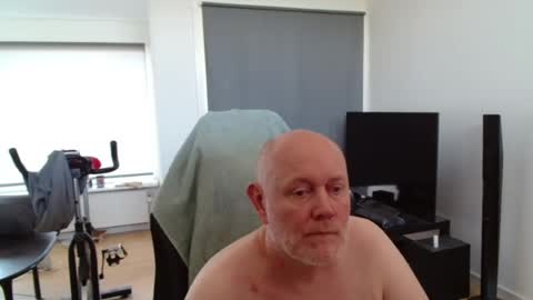 Snapshot of thomas806035 chatting on July 15, 11:37 am thomas806035 online show from July 15, 11:37 am