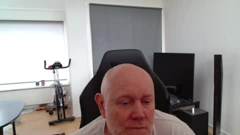 Snapshot of thomas806035 chatting on July 24, 9:51 am thomas806035 online show from July 24, 9:51 am