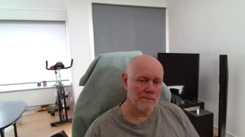 Snapshot of thomas806035 chatting on July 25, 10:57 am thomas806035 online show from July 25, 10:57 am
