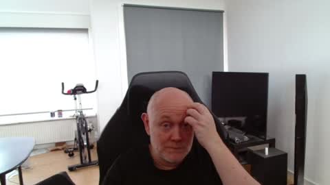 Snapshot of thomas806035 chatting on July 27, 11:28 am thomas806035 online show from July 27, 11:28 am
