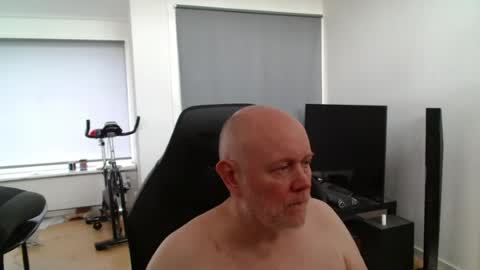 Snapshot of thomas806035 chatting on August 2, 9:52 am thomas806035 online show from August 2, 9:52 am