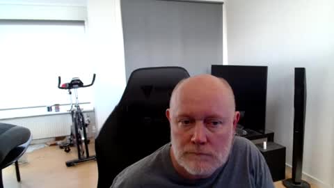 Snapshot of thomas806035 chatting on August 6, 10:17 am thomas806035 online show from August 6, 10:17 am