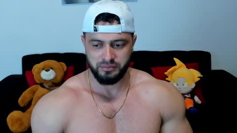 Snapshot of thomas_brandon chatting on January 17, 5:53 am Thomas Brandon online show from January 17, 5:53 am