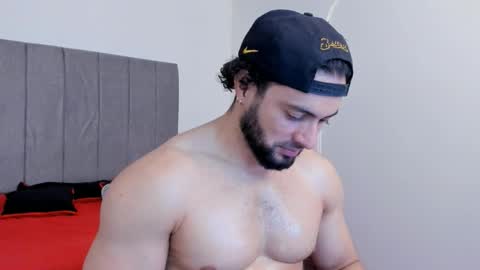 Snapshot of thomas_brandon chatting on January 18, 4:49 am Thomas Brandon online show from January 18, 4:49 am