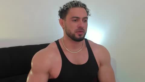 Snapshot of thomas_brandon chatting on March 1, 12:56 am Thomas Brandon online show from March 1, 12:56 am