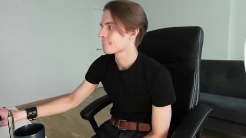 Snapshot of thomas_brons chatting on June 14, 1:46 pm THOMAS BRONS online show from June 14, 1:46 pm