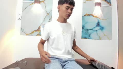 THOMAS online show from March 31, 12:05 pm