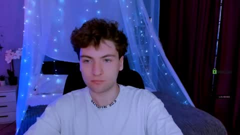 thomas_crow online show from March 28, 9:42 am