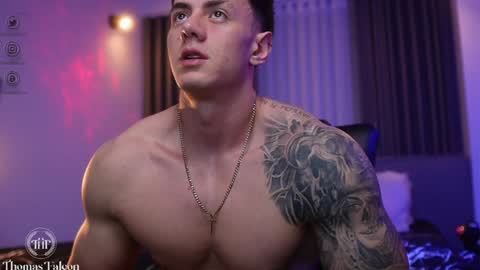 Thomas Falcon online show from December 12, 1:43 am