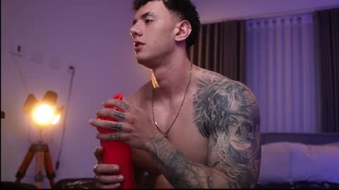 Thomas Falcon online show from December 14, 7:51 am