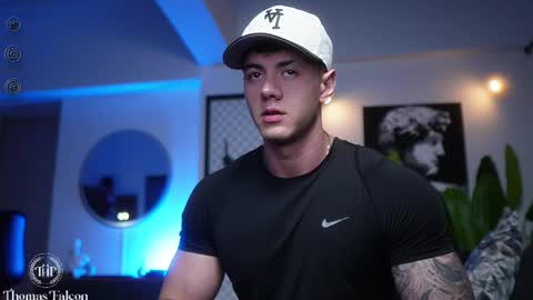 Thomas Falcon online show from February 13, 3:29 am