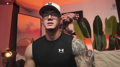 Thomas Falcon online show from January 16, 2:26 am