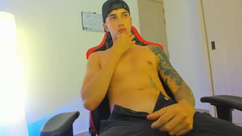 thomas_foxx online show from April 10, 5:12 am