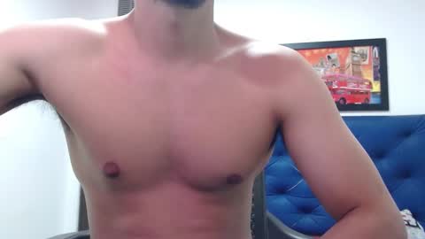 Snapshot of thomas_neuman chatting on February 3, 8:03 pm Thomas online show from February 3, 8:03 pm