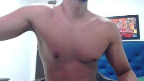 Snapshot of thomas_neuman chatting on March 12, 7:49 pm Thomas online show from March 12, 7:49 pm