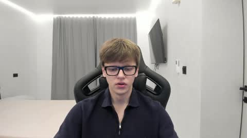 Tomas online show from April 26, 2:37 pm