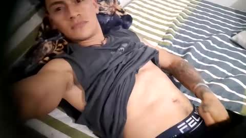 Snapshot of thomascooper_ chatting on February 1, 4:44 am thomascooper_ online show from February 1, 4:44 am
