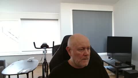 thomash32 online show from September 28, 11:26 am