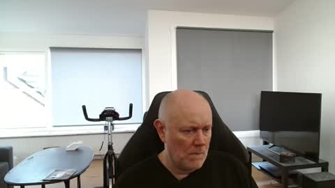 thomash32 online show from October 10, 8:35 am