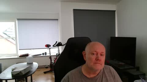 thomash32 online show from January 12, 2:00 pm