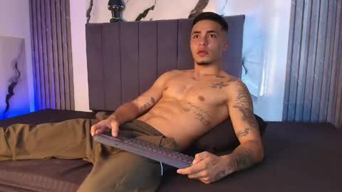 thomass_conor online show from May 22, 9:53 pm