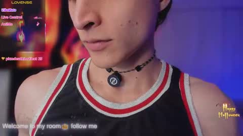 Thom Klein online show from October 23, 7:34 pm